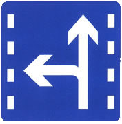 直行和左轉(zhuǎn)合用車道標志