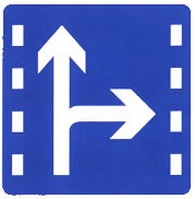 直行和右轉(zhuǎn)合用車道標志