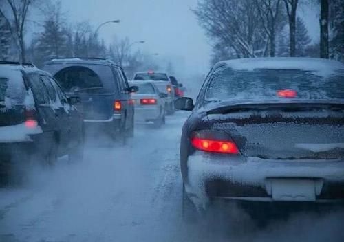 冬天你能直接打開“暖風”嗎？老司機:高油耗也會損壞發(fā)動機，縮