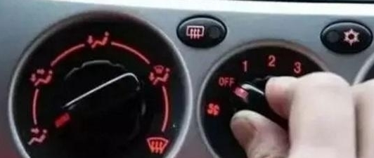 老司機(jī)警告說(shuō):停車(chē)前不要在這