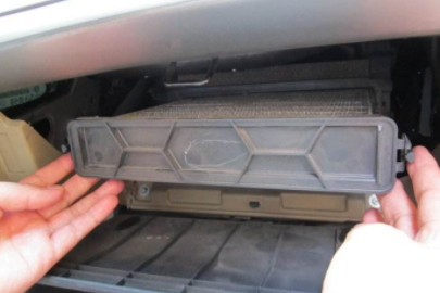 您多久更換一次汽車空濾芯