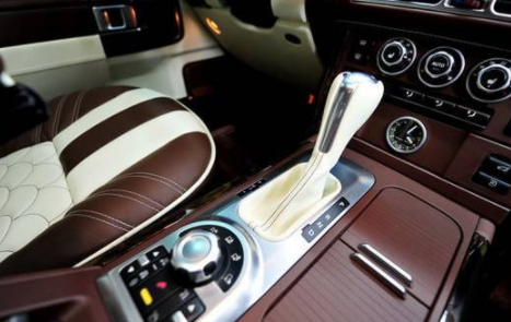 汽車內部裝修多少錢？
