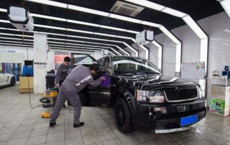 最好一年保養(yǎng)幾次汽車。
