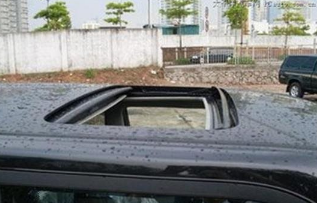 汽車天窗維修方法分析
