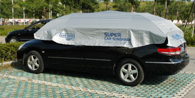 如何保護夏季汽車免受防曬霜