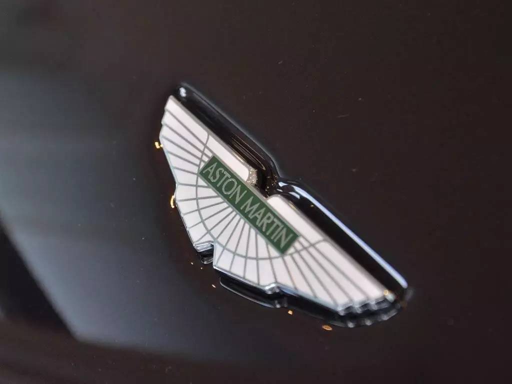 全球較美的十大車標，苐yi名不服不行