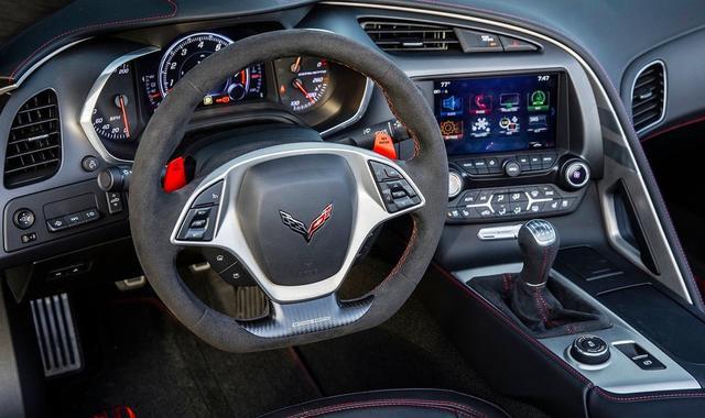 這款車車標很低調，看起來像五菱，但一般人惹不起，價格上百萬