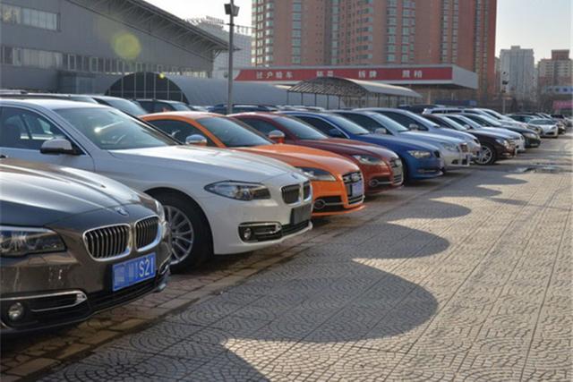 汽車車標是L字母形狀的，都有哪些汽車品牌？