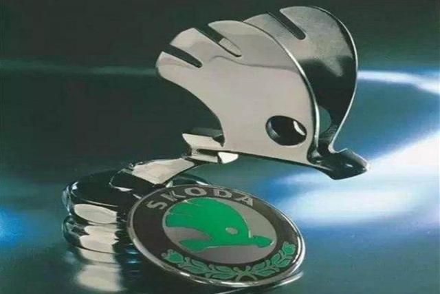 汽車圈內較丑的5個車標，尤其是較后一個，簡直無法直視