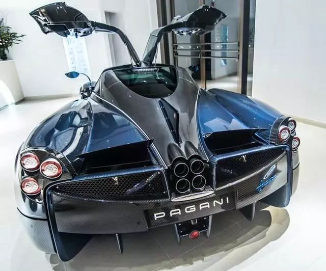 這三個車標，你了解嗎？它們都是&ldquo;頂級&rdquo;豪車！