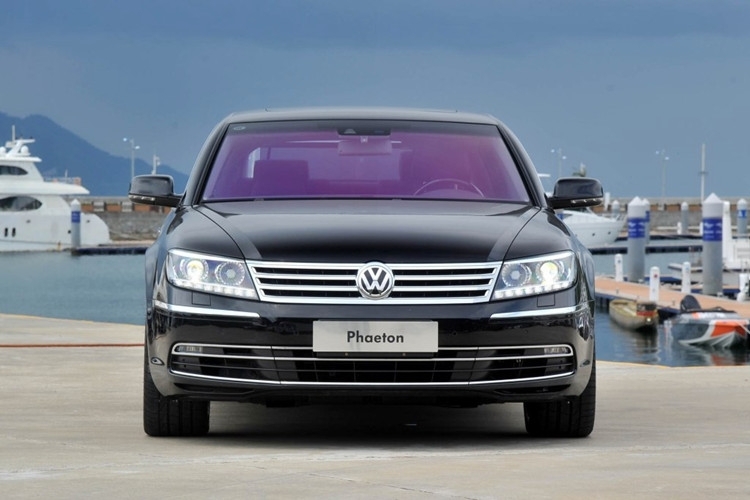 被車標(biāo)害慘的5款豪車，別克、大眾紛紛中招，第五個(gè)太冤了！