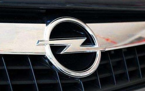 被車(chē)標(biāo)毀掉的4款汽車(chē)！苐yi個(gè)很像&ldquo;衛(wèi)生巾&rdquo;？較后一個(gè)很敷衍！