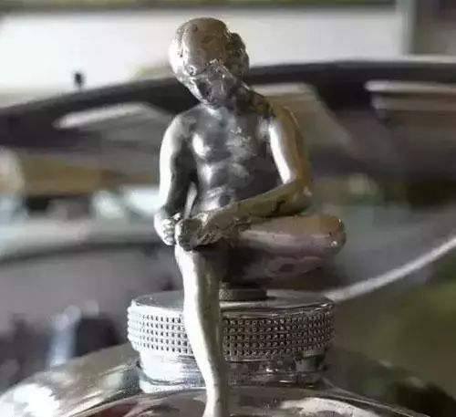 這些車標，認識3個，您絕對就是老司機 !