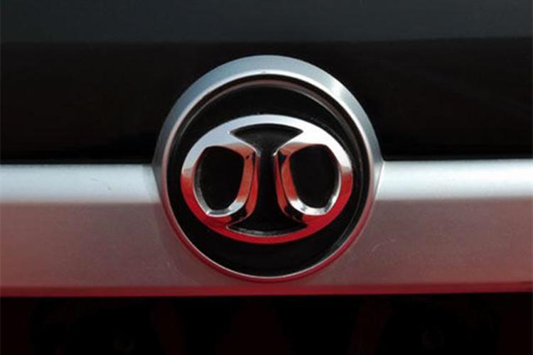 國內公認較丑的5個車標，圖1像梅花，第五個買的人絡繹不絕！