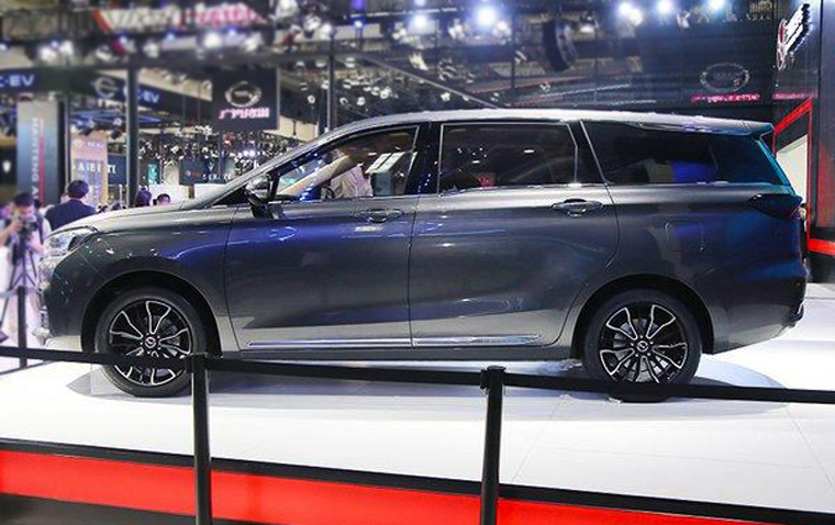 國產較新MPV神車，車標帶一匹馬！看了外觀內飾寶駿甘拜下風