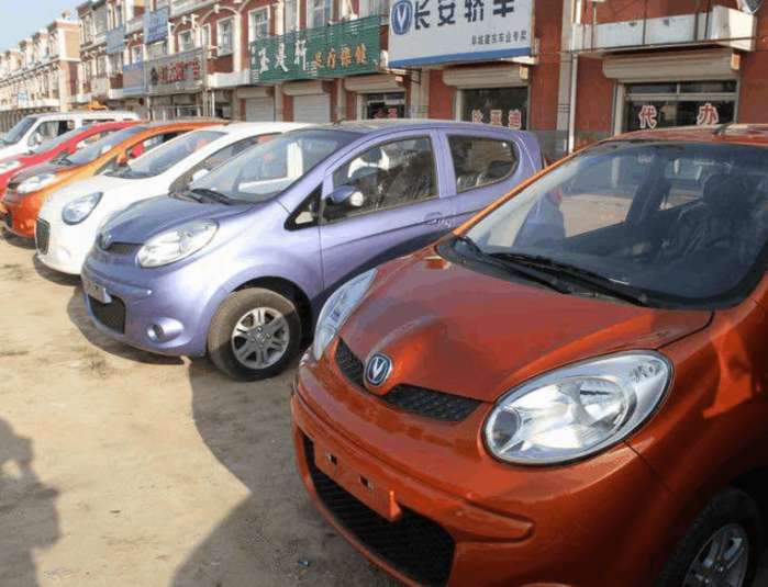 國產幾款神車車標顏值深受大家爭議, 有人說東風車標較霸氣!