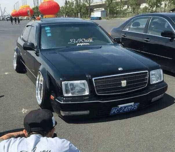 車標(biāo)一只金鳳凰, 天皇專屬座駕, 國(guó)內(nèi)僅剩4輛