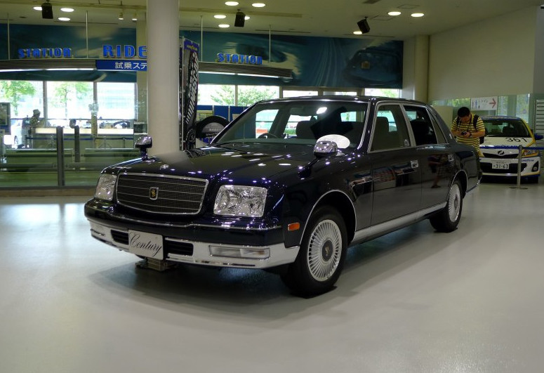 車(chē)標(biāo)是只金鳳凰，比勞斯萊斯更尊貴，車(chē)長(zhǎng)5.3米只賣(mài)75萬(wàn)