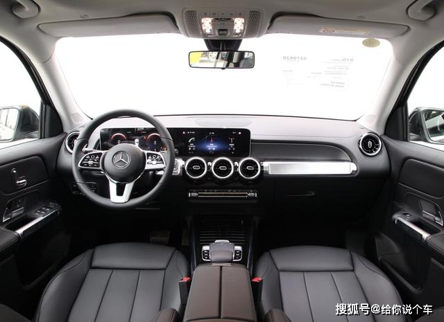 車標就值十萬的3款豪華SUV，網友：以后買車要繞著走