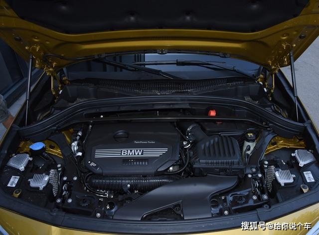 車標就值十萬的3款豪華SUV，網友：以后買車要繞著走