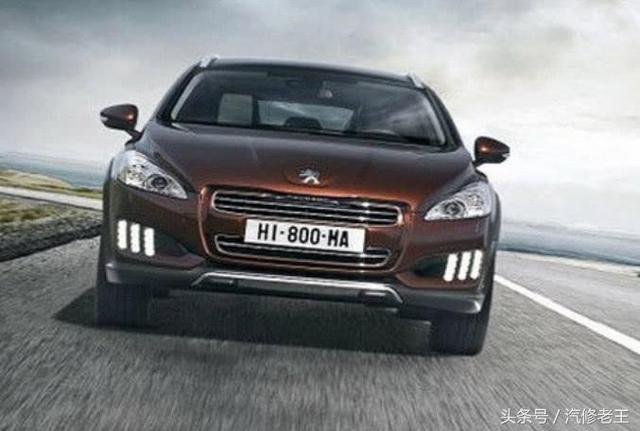 前車標上帶數字，后車標下帶字母，法系車終于被逼急了