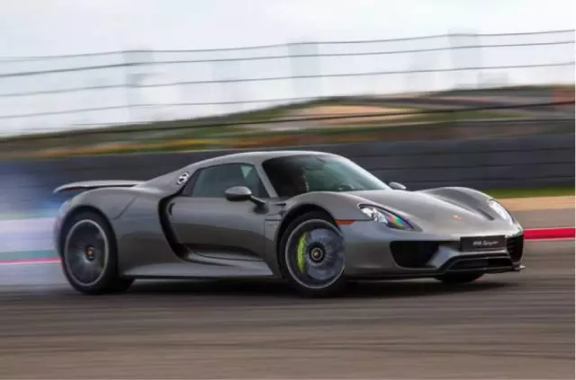 車標就能換寶馬，千萬級的車長啥樣？