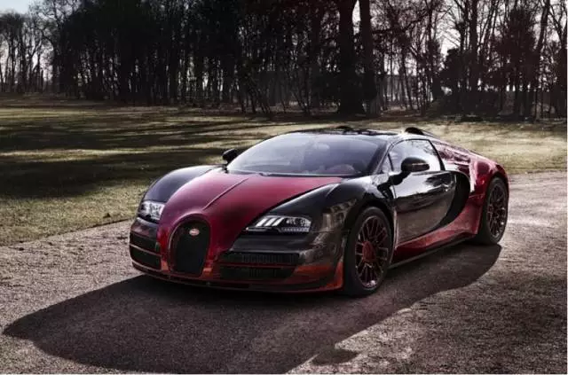 車標就能換寶馬，千萬級的車長啥樣？