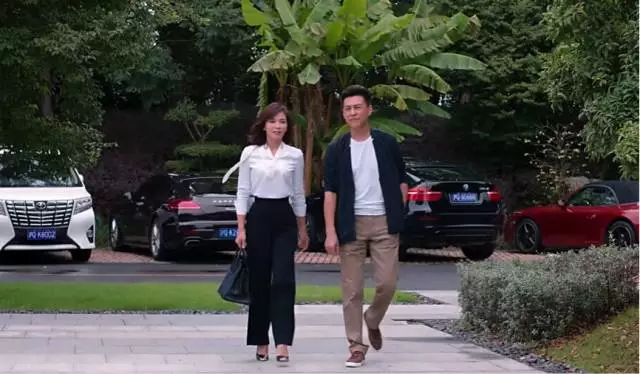 車標就能換寶馬，千萬級的車長啥樣？