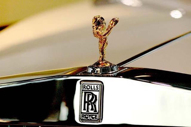 八大經典車標，邁巴赫較污，大牛竟和拖拉機是一家