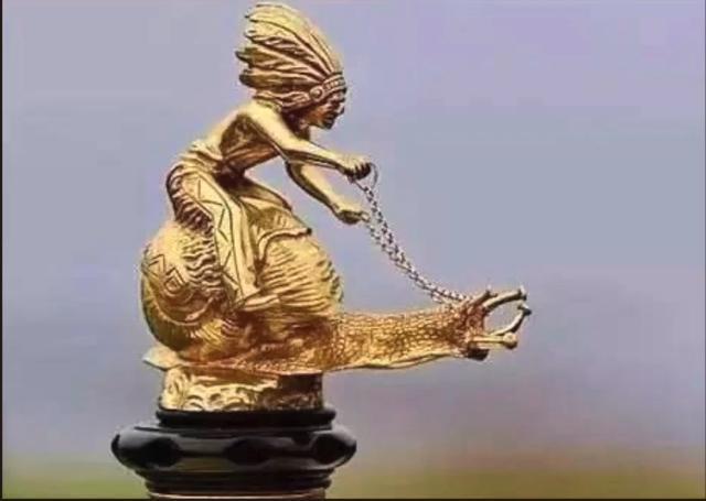 除了勞斯萊斯小金人，歷史上還有過這些立體車標，一個都沒見過！