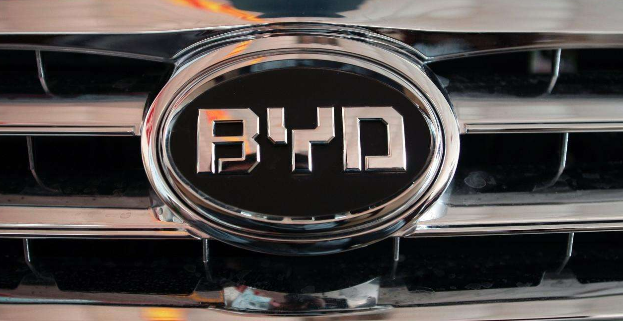 5大公認較丑車標，每一個都不忍直視，車主都不好意思開出門！