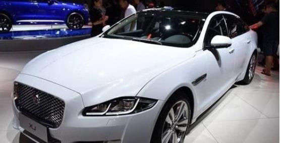 這四個品牌的車標都是動物，其中兩個保時捷不敢惹