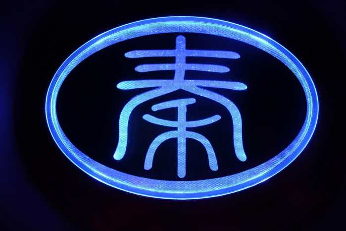 圖形車標(biāo)、字母車標(biāo)，比起這種車標(biāo)，簡直弱爆了