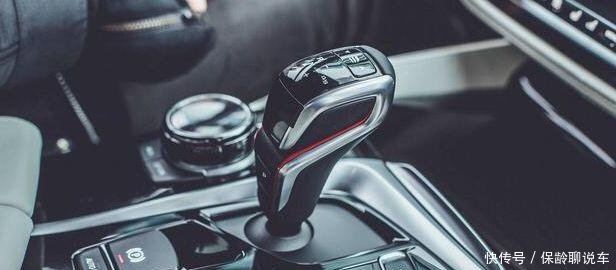 一臺被車標活活害死的豪車，一腳油600馬力，卻沒人買