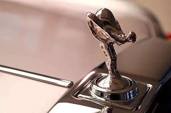 世界上較美的20個車標（別人評的，還是很美）