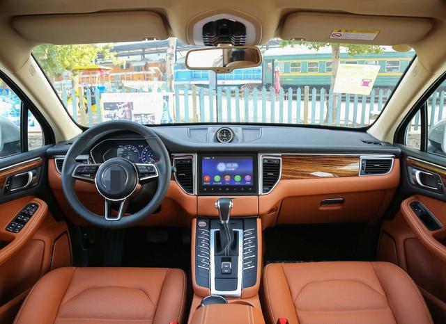 遮住車標(biāo)，這些內(nèi)飾能認(rèn)出來(lái)三個(gè)的都是老司機(jī)