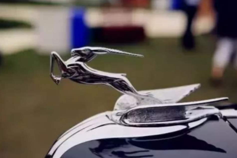 &ldquo;站&rdquo;在車頭的車標(biāo)，認(rèn)出&ldquo;飛天女神&rdquo;沒難度，全認(rèn)識(shí)的是豪車女神