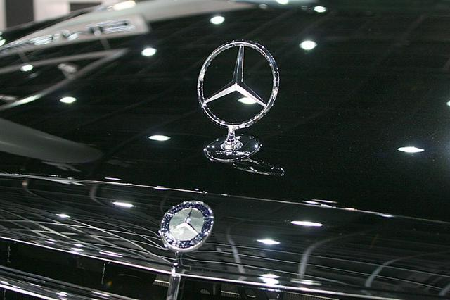 800萬的勞斯萊斯，車標就值200萬，走近一看大有乾坤