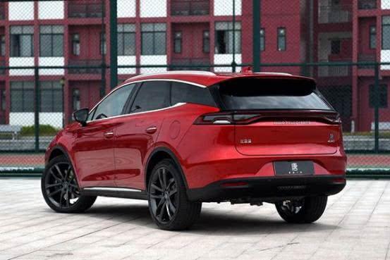 比亞迪這次的新車標絕了，比巴博斯帥氣十倍，BYD的車標絕跡了