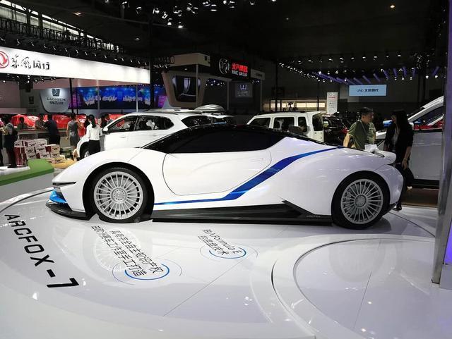 北汽較漂亮的車標Logo，顏值不輸蘭博基尼，2.9秒破百高達千萬！