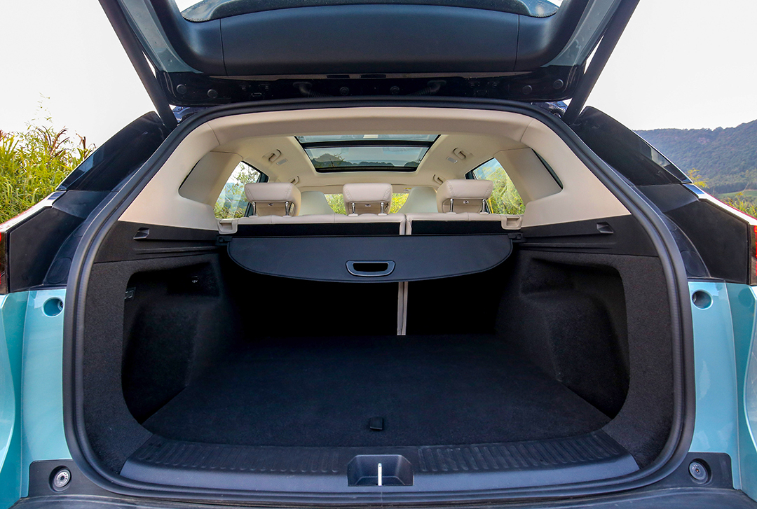 車標都沒幾個人認識，全新國產SUV敢賣20來萬，果然有點貨！