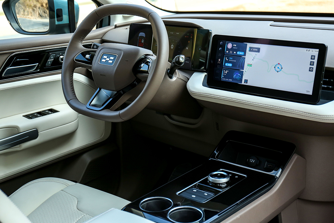 車標都沒幾個人認識，全新國產SUV敢賣20來萬，果然有點貨！