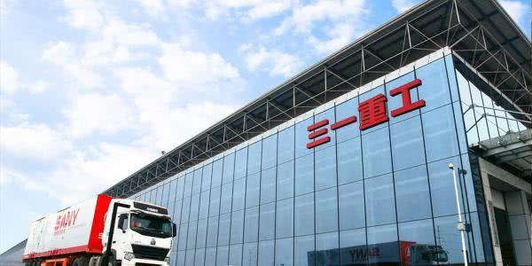 車標實在太像，奔馳告這家國產車企5次均敗訴，網友：舒服了