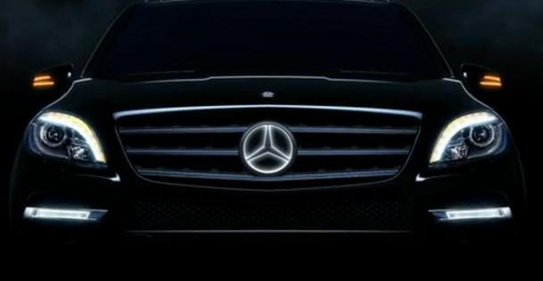 比亞迪的車標有了新亮點，連奔馳奧迪都坐不住了