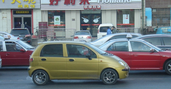 為什么同款車，國外和國內車標卻不一樣，是車型有區別，還是另有原因！