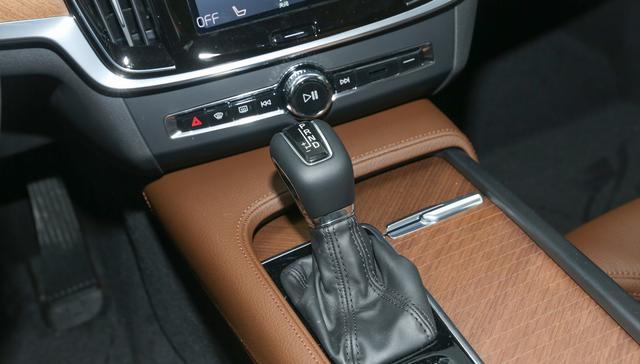 被&ldquo;車標&rdquo;拖累的豪車，長近5米1，檔次不輸A6，卻降6-8w比A4更值