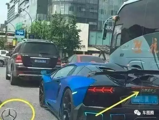 為什么那么多豪車都貼五菱宏光車標？