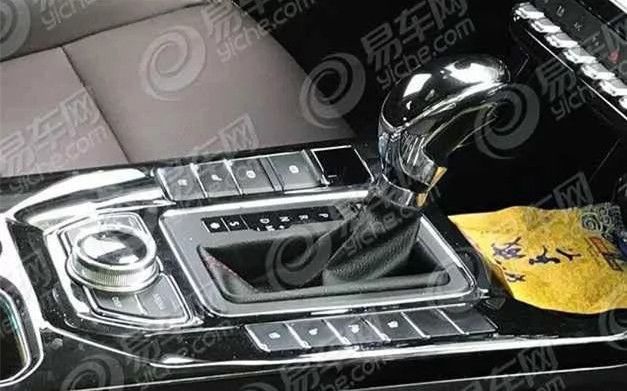 8萬塊買一國產神車，外觀像路虎，車標像長安，一說車名就像當老板！