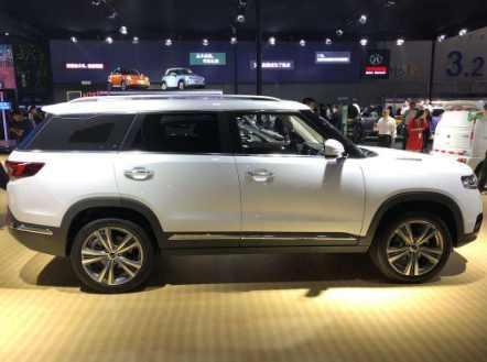 國產又出神車：外觀仿路虎，車標仿長安，名字仿奧迪！臉皮是真厚