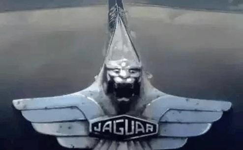 車標是摳腳小人、騎蝸牛！7個車標都是經典，你認得多少個？